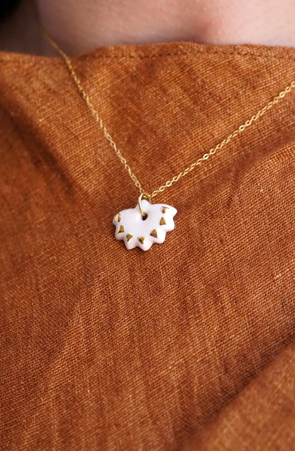 Gili gold necklace