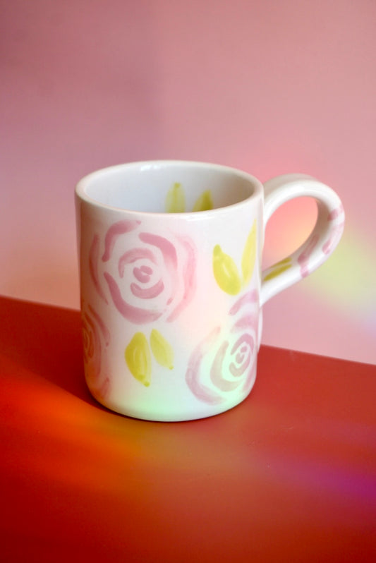 Taza rosas rosas