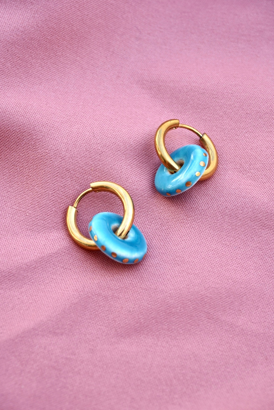 Pendientes donut azul con detalles en oro (edición limitada)